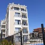 Deluxe In Апарт-отель *