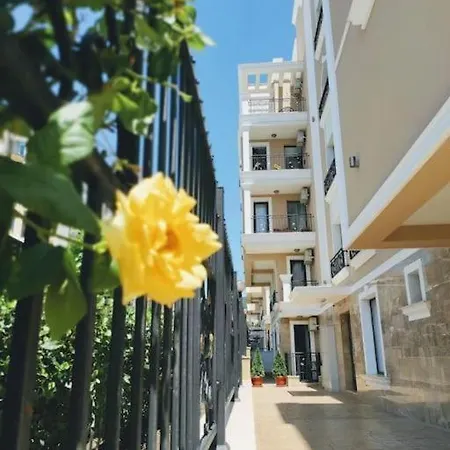 Apartmanhotel Deluxe In *